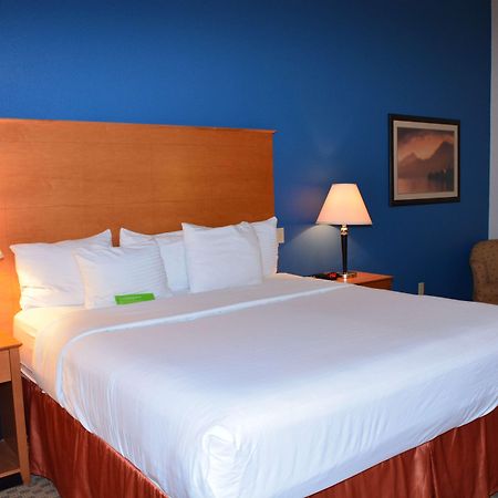 Baymont Inn & Suites ברנהאם מראה חיצוני תמונה