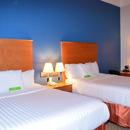 Baymont Inn & Suites ברנהאם מראה חיצוני תמונה