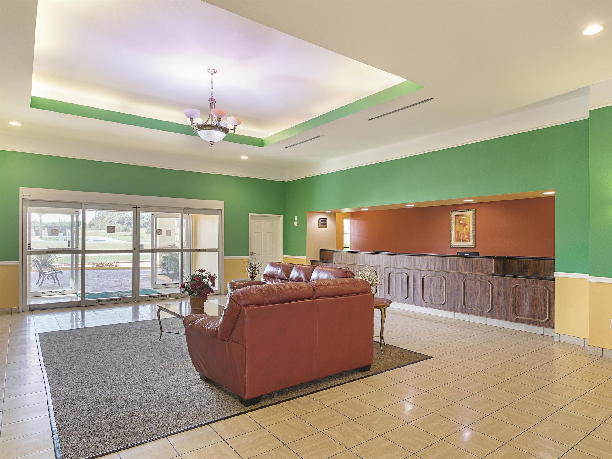 Baymont Inn & Suites ברנהאם מראה חיצוני תמונה