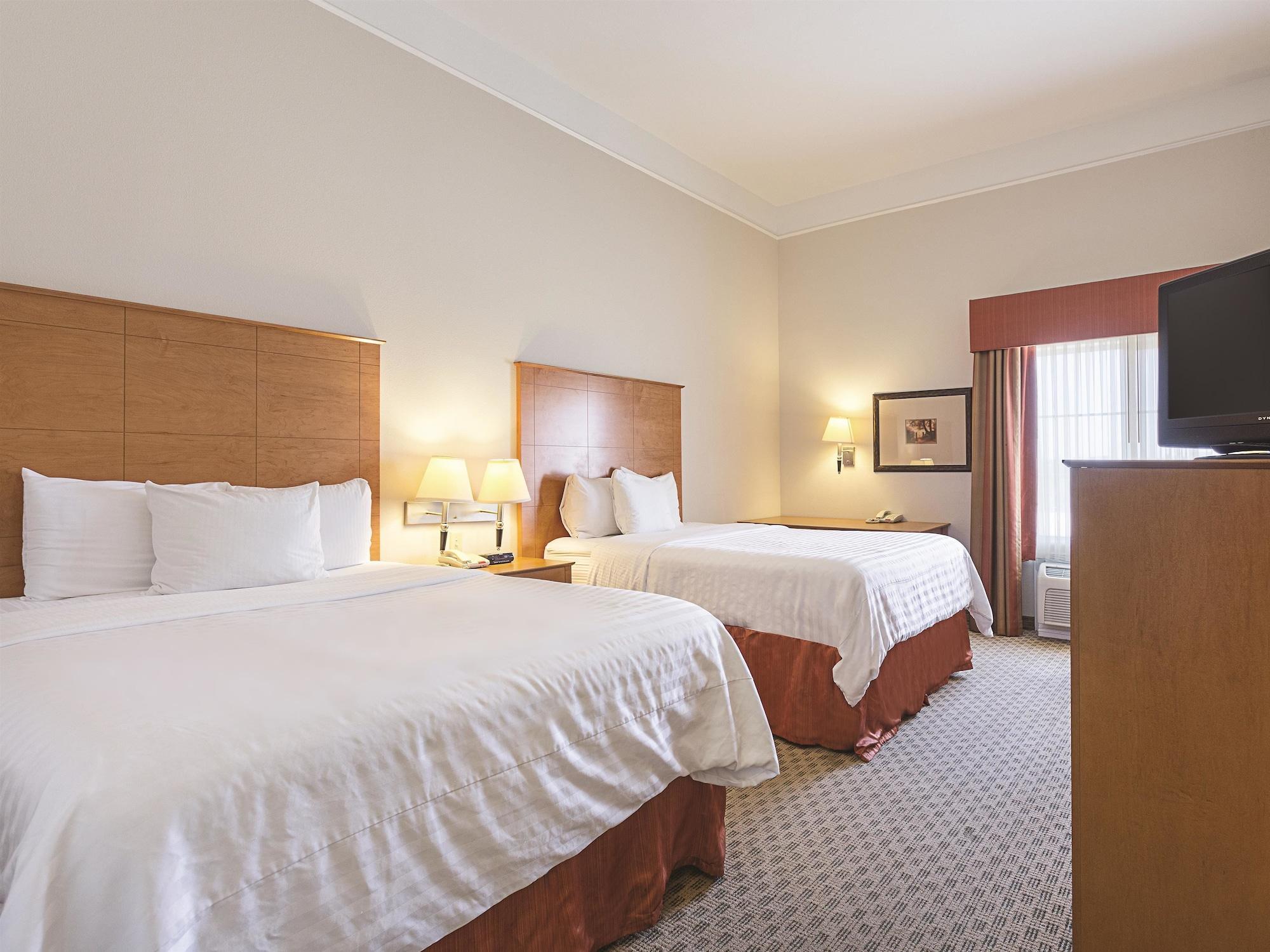 Baymont Inn & Suites ברנהאם מראה חיצוני תמונה