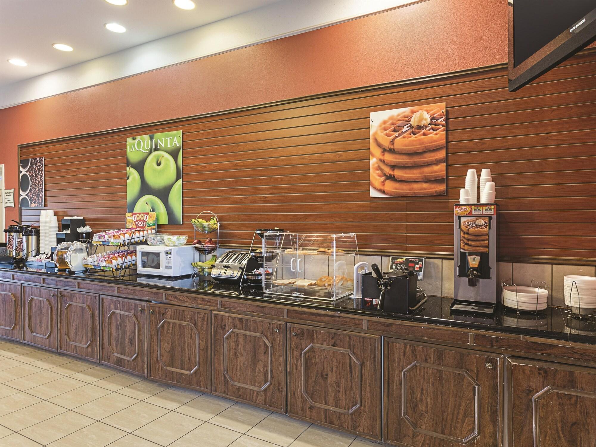 Baymont Inn & Suites ברנהאם מראה חיצוני תמונה