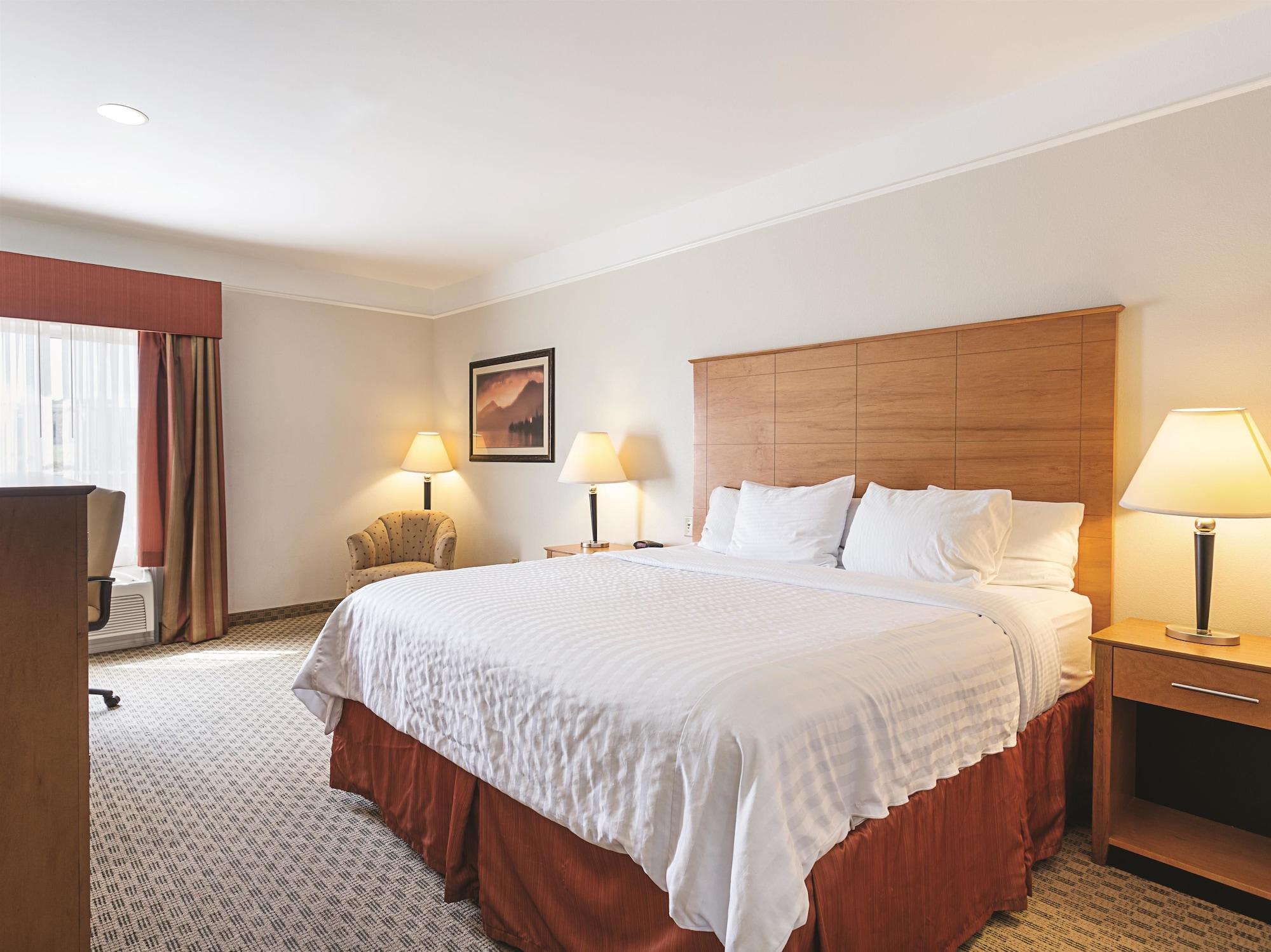 Baymont Inn & Suites ברנהאם מראה חיצוני תמונה