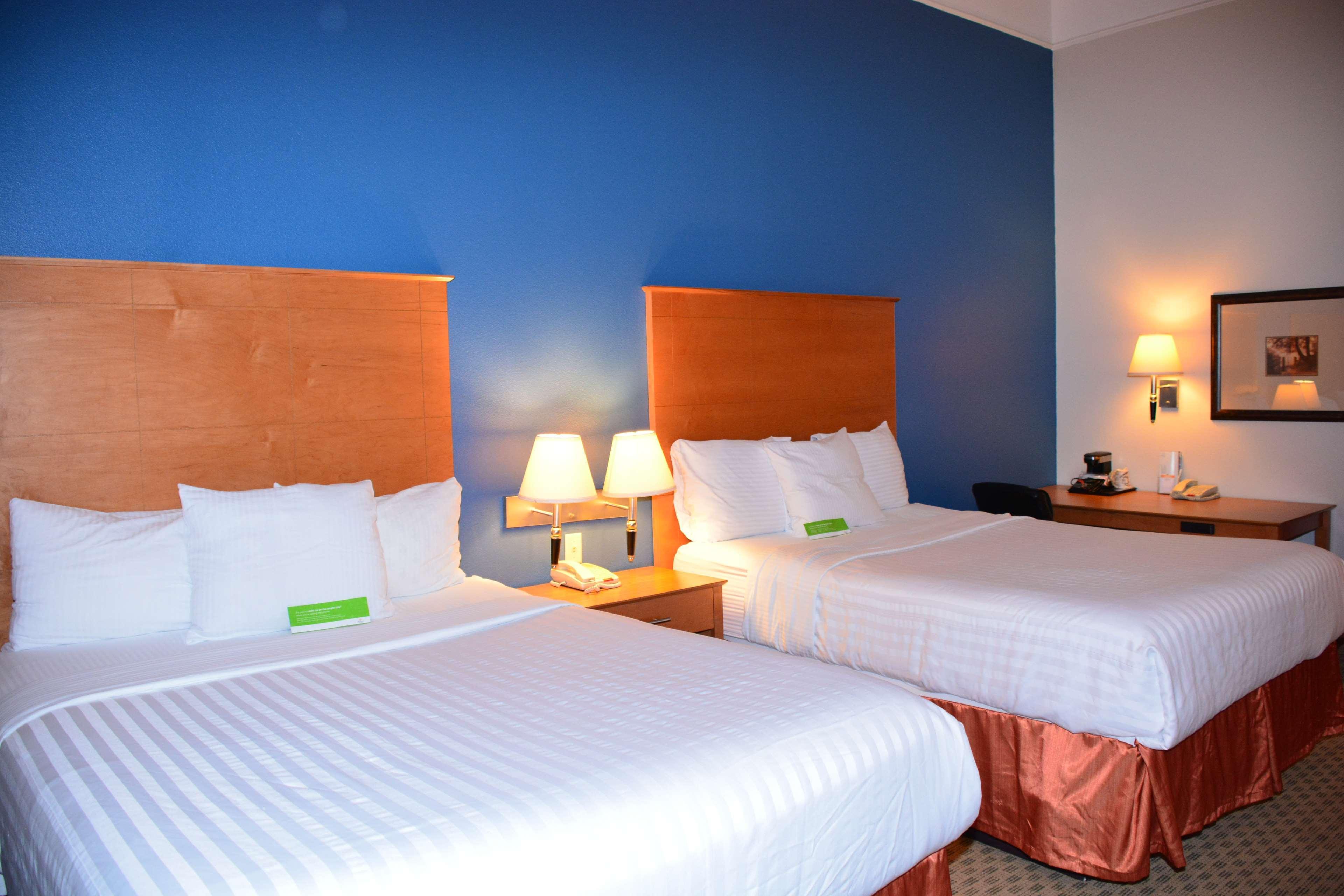 Baymont Inn & Suites ברנהאם מראה חיצוני תמונה