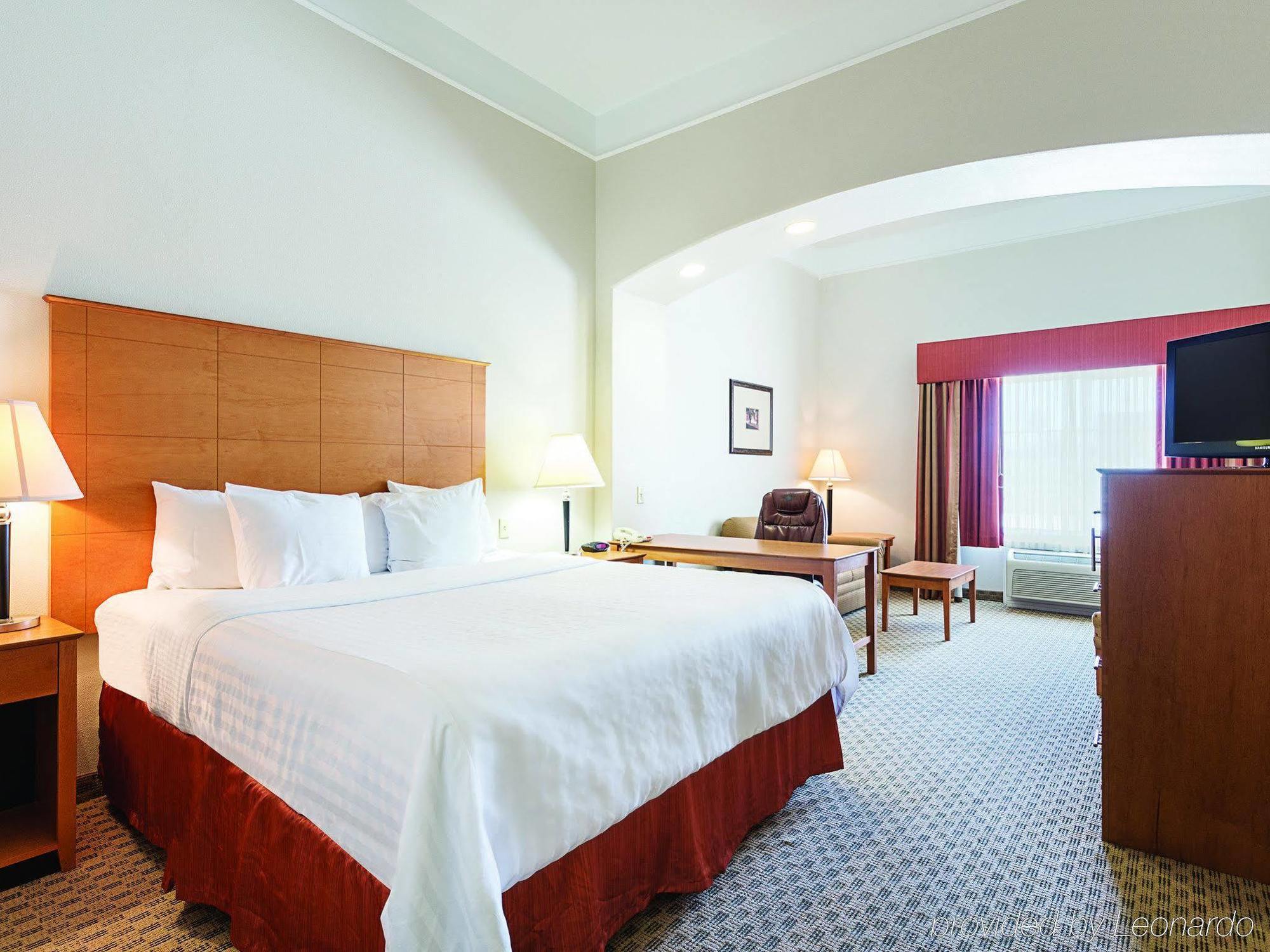 Baymont Inn & Suites ברנהאם מראה חיצוני תמונה
