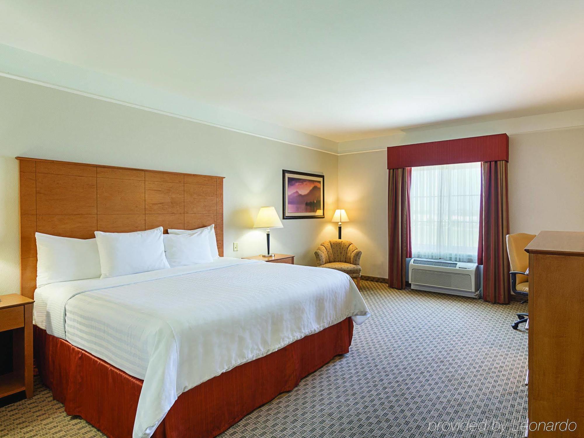 Baymont Inn & Suites ברנהאם מראה חיצוני תמונה
