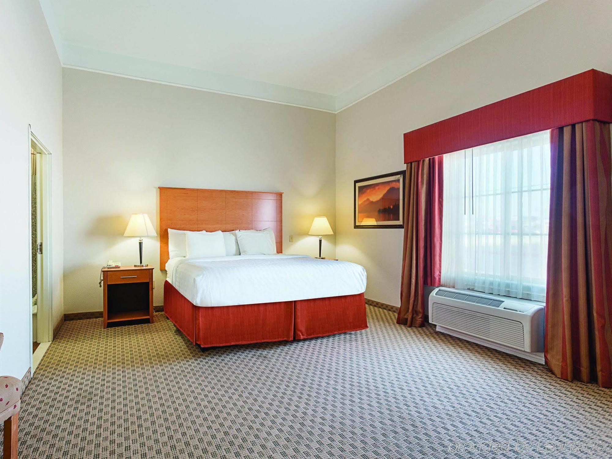 Baymont Inn & Suites ברנהאם מראה חיצוני תמונה